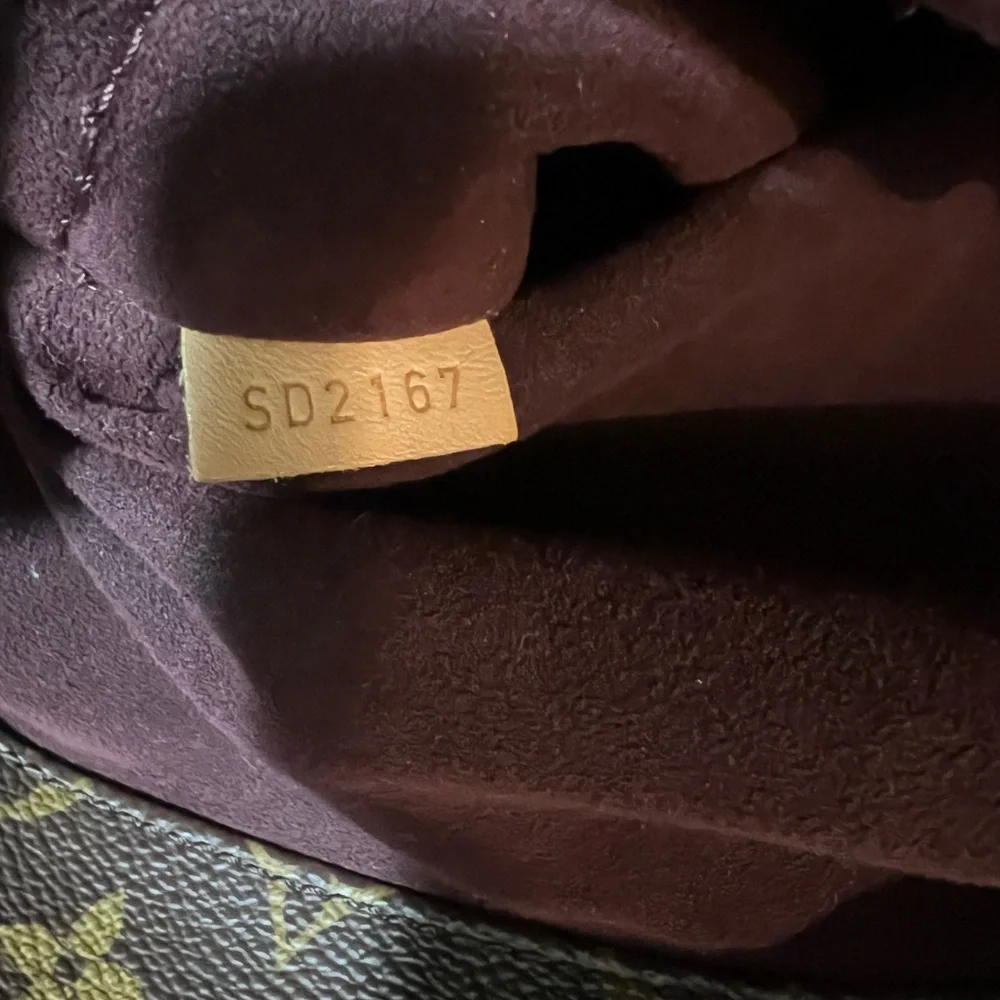 Louis Vuitton Melie Bag - Picture 6 of 8